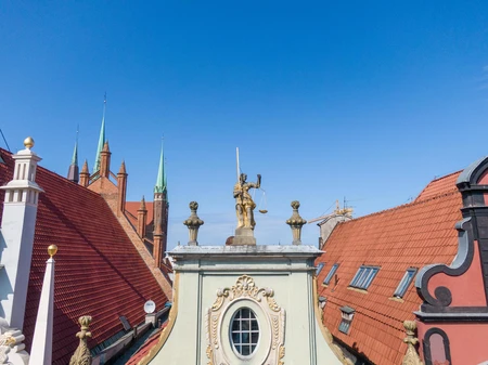 Rooftop Statues and Architecture